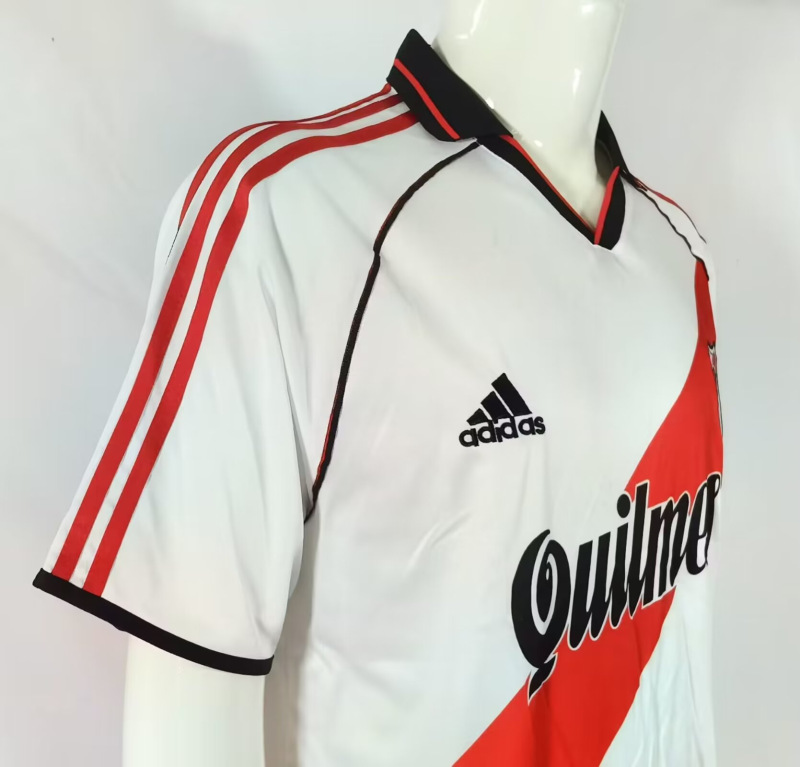 0001 River Plate home Retro