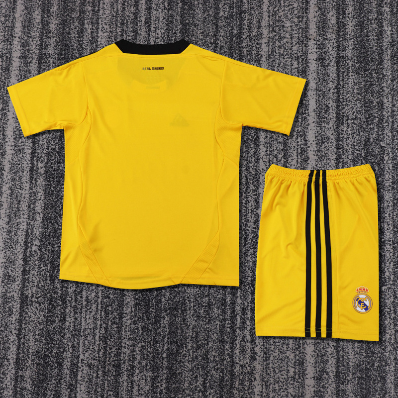 1112 Real Madrid Goalkeeper Kids Retro kit