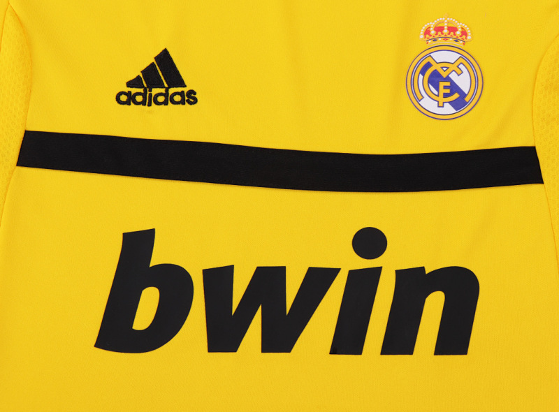1112 Real Madrid Goalkeeper Kids Retro kit