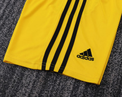1112 Real Madrid Goalkeeper Kids Retro kit