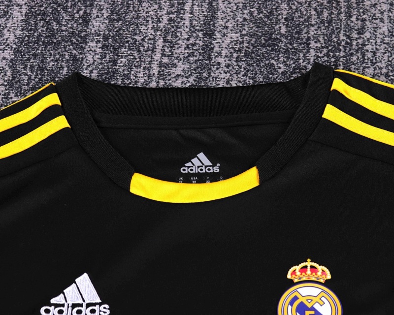 1112 Real Madrid Goalkeeper Kids Retro kit