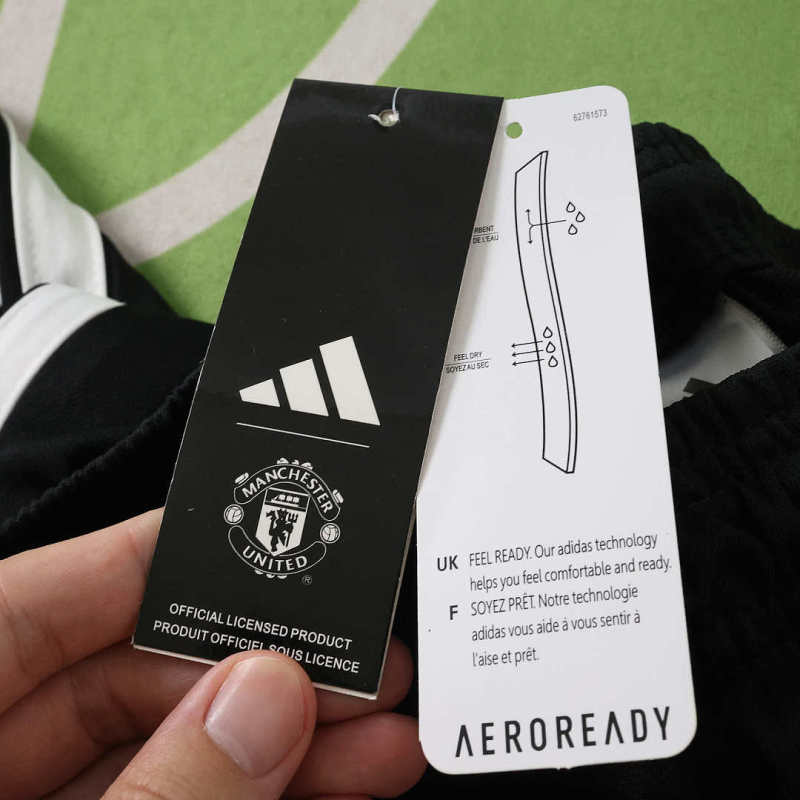 2627 season Manchester United F.C. home shorts