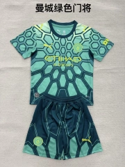 26-27 Manchester City Goalkeeper kids + free socks