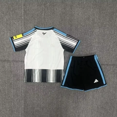 2627 Newcastle United home jersey kids + free socks