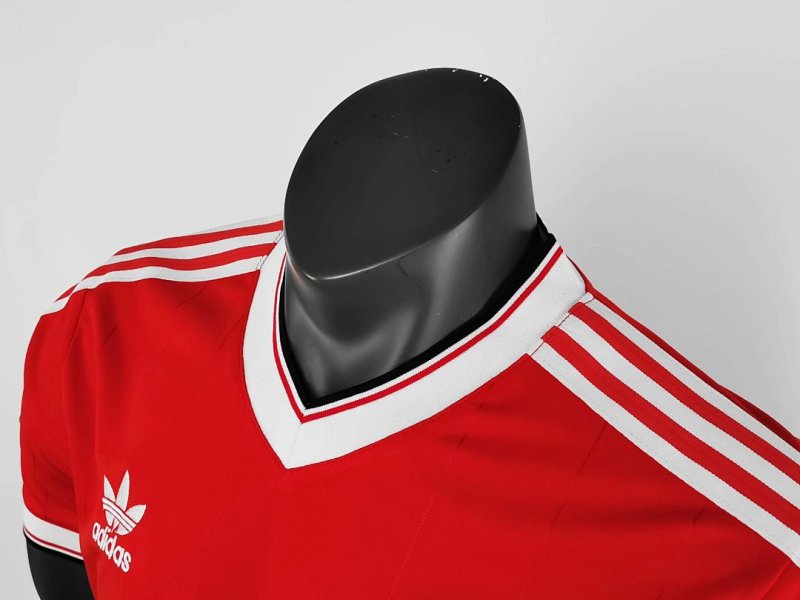 1984 Season Manchester United home retro Fan version