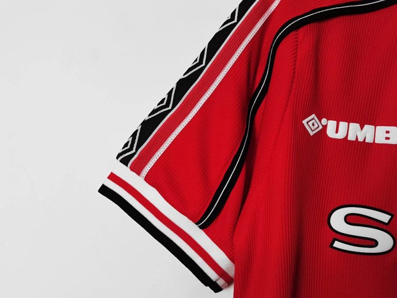 9899 Season Manchester United home retro Fan version