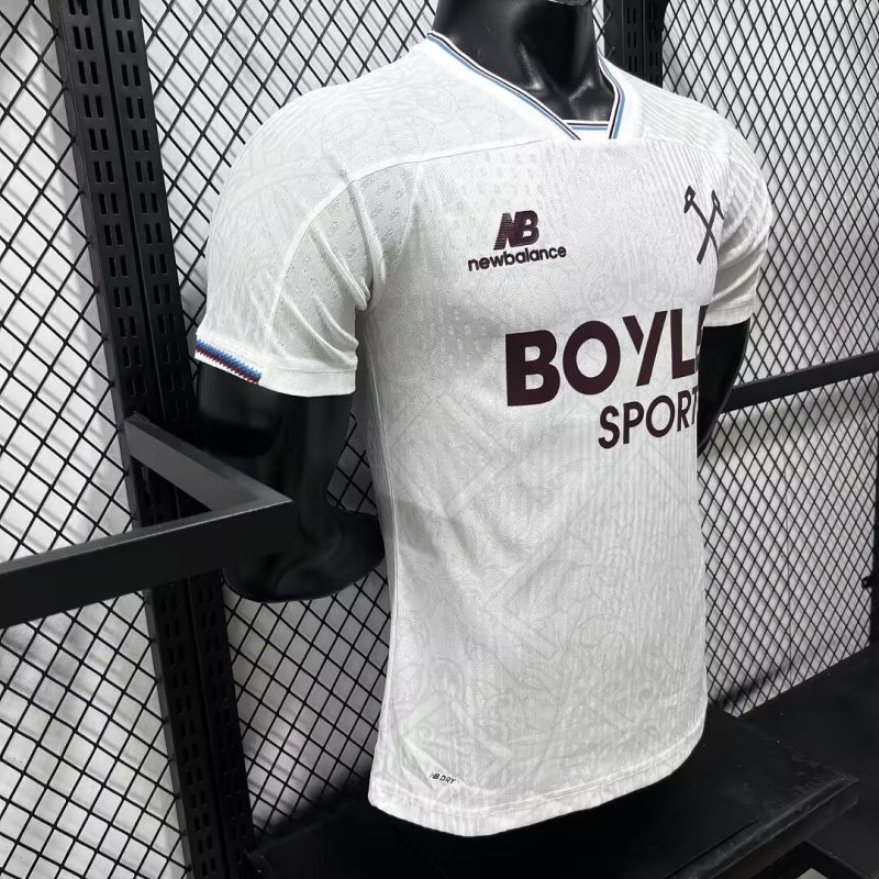 2627 season West Ham away Player version