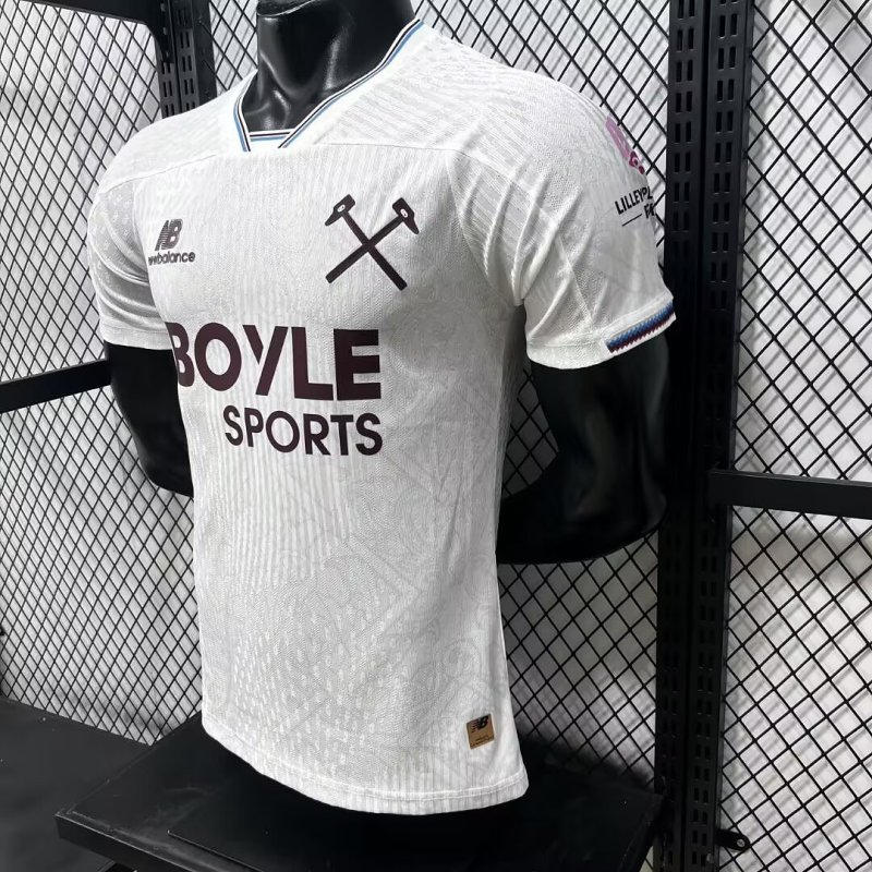 2627 season West Ham away Player version