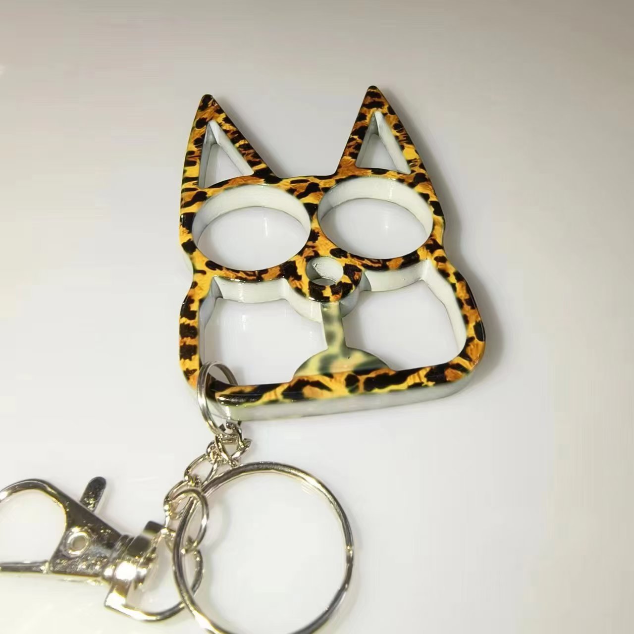 Wholesale Colorful Thickened Cat Knuckle Keychains.