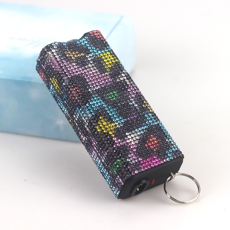 Amazon's cross-border best-selling diamond-studded self-defense flashlight keychain