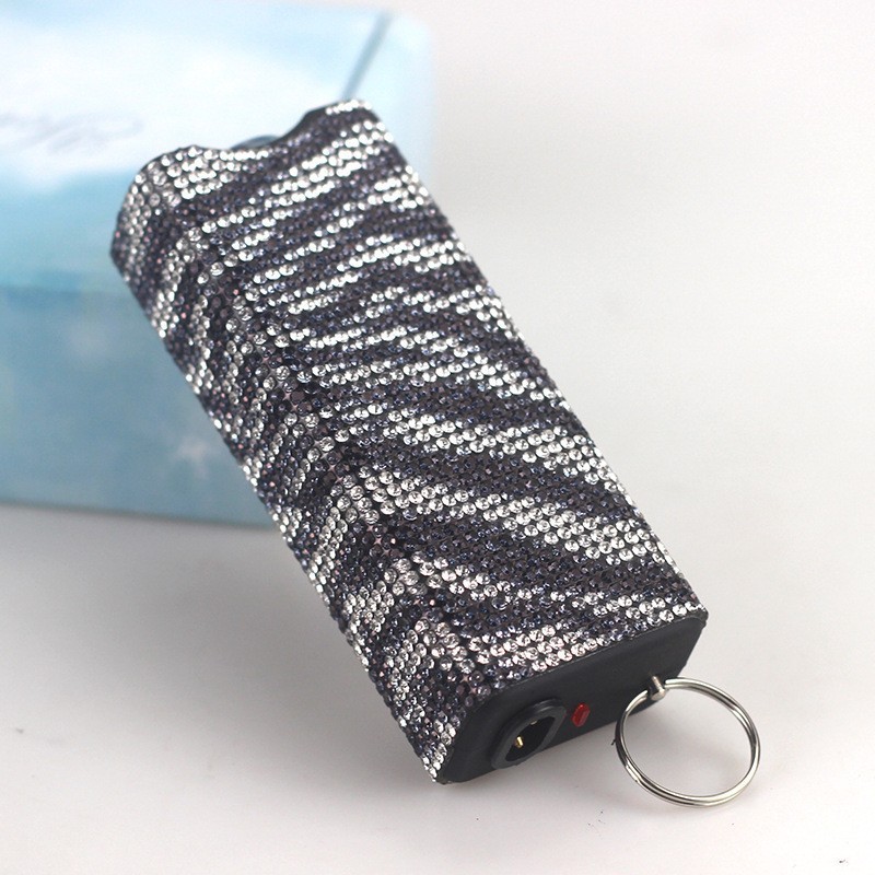 Amazon's cross-border best-selling diamond-studded self-defense flashlight keychain