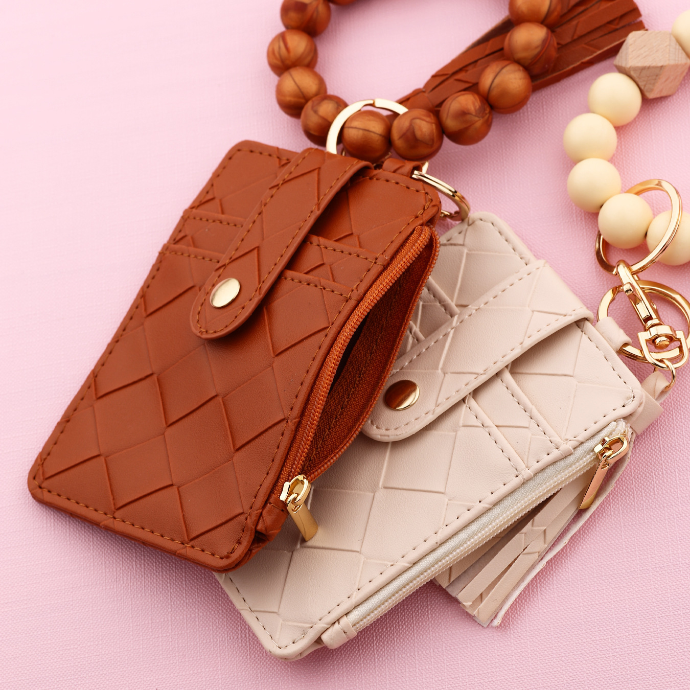 Wholesale woven texture wallet, silicone wristband keychain.