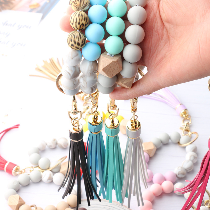 Food grade silicone bead bracelet Amazon new wooden bead wrist keychain pendant anti-lost bracelet key ring