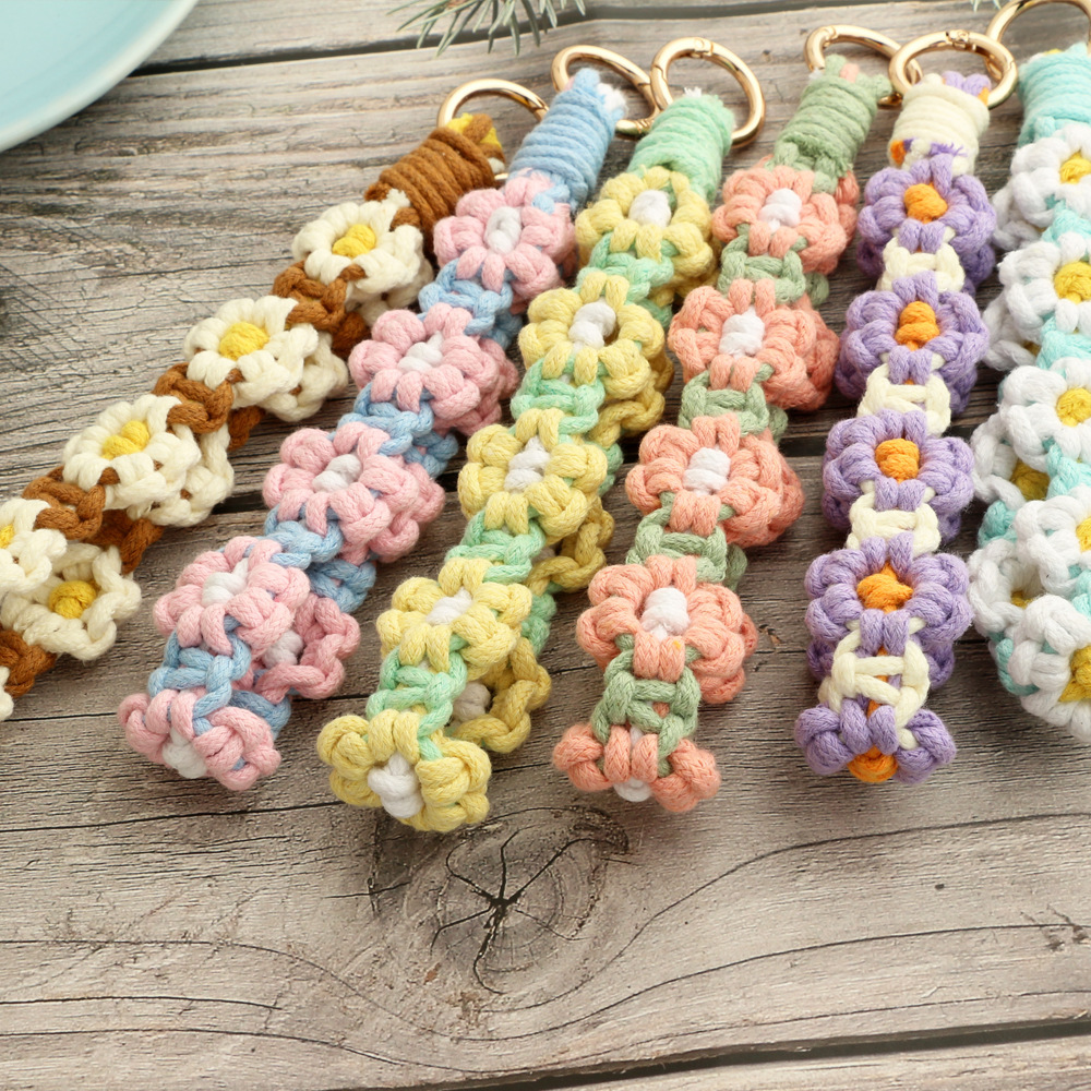 Cross-border flower wristband small daisy bag pendant mobile phone chain INS Nordic style hand-woven keychain