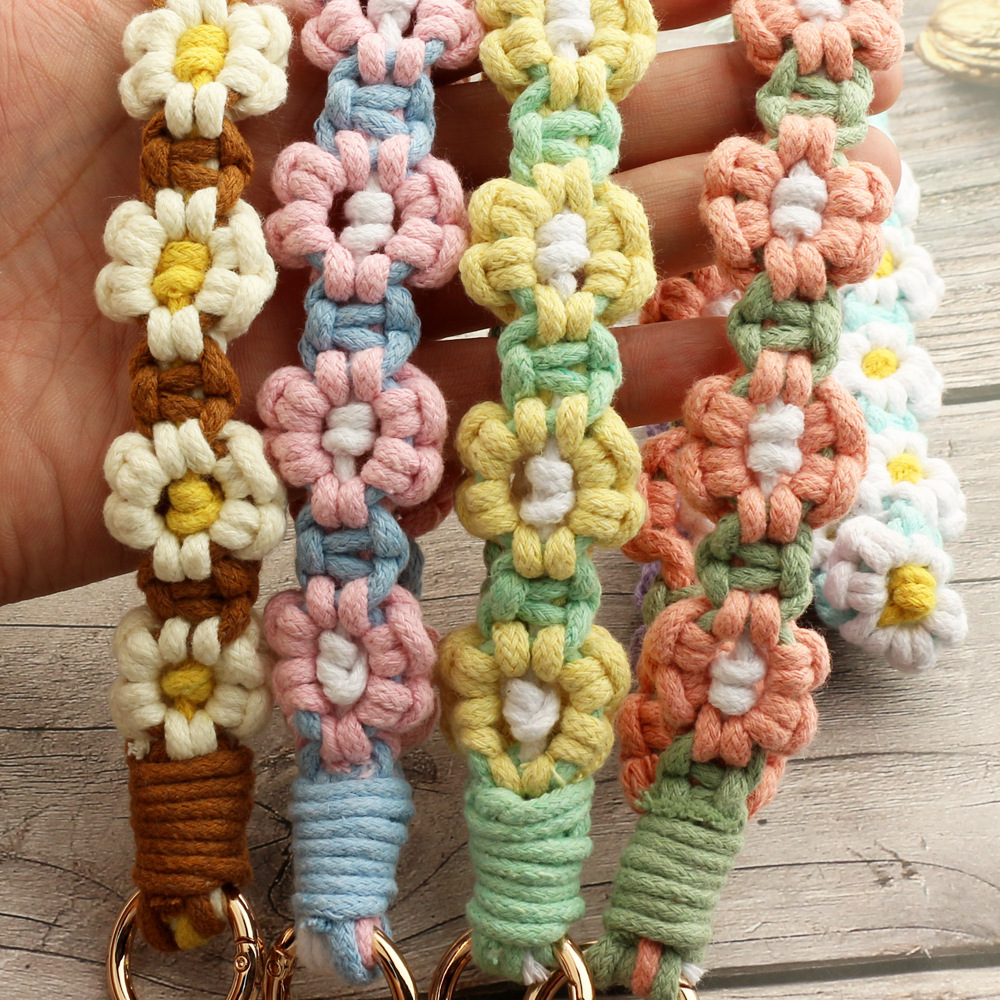 Cross-border flower wristband small daisy bag pendant mobile phone chain INS Nordic style hand-woven keychain