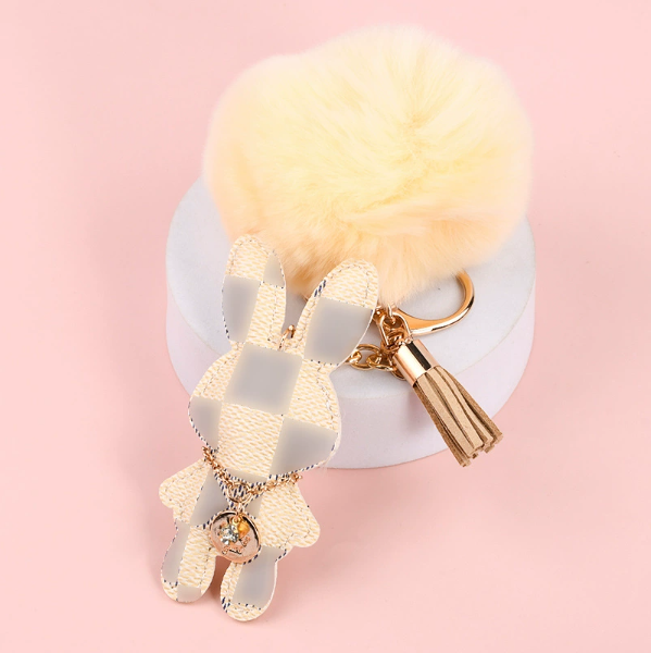 Wholesale Rex rabbit fur ball keychains, cute, plush, mascot car keychains, women's bag pendants.