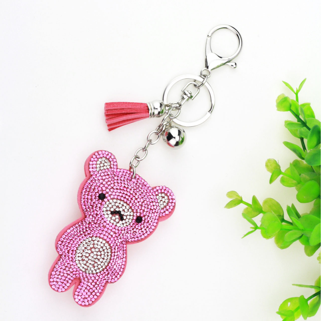 AliExpress Violent Bear hot diamond small pendant new cute diamond keychain pendant Korean version of the tassel bag