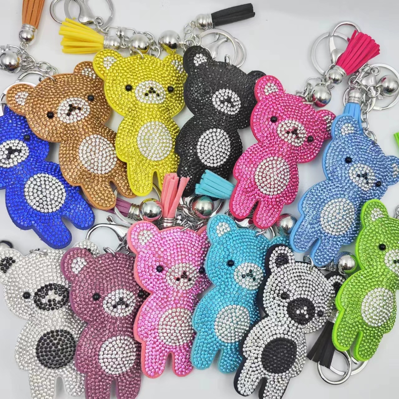 AliExpress Violent Bear hot diamond small pendant new cute diamond keychain pendant Korean version of the tassel bag