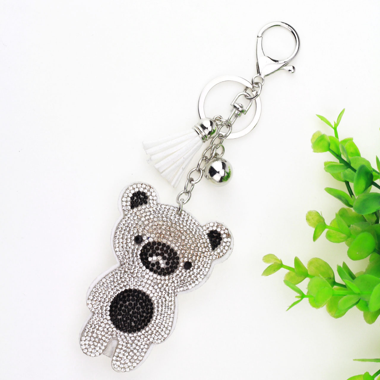 AliExpress Violent Bear hot diamond small pendant new cute diamond keychain pendant Korean version of the tassel bag