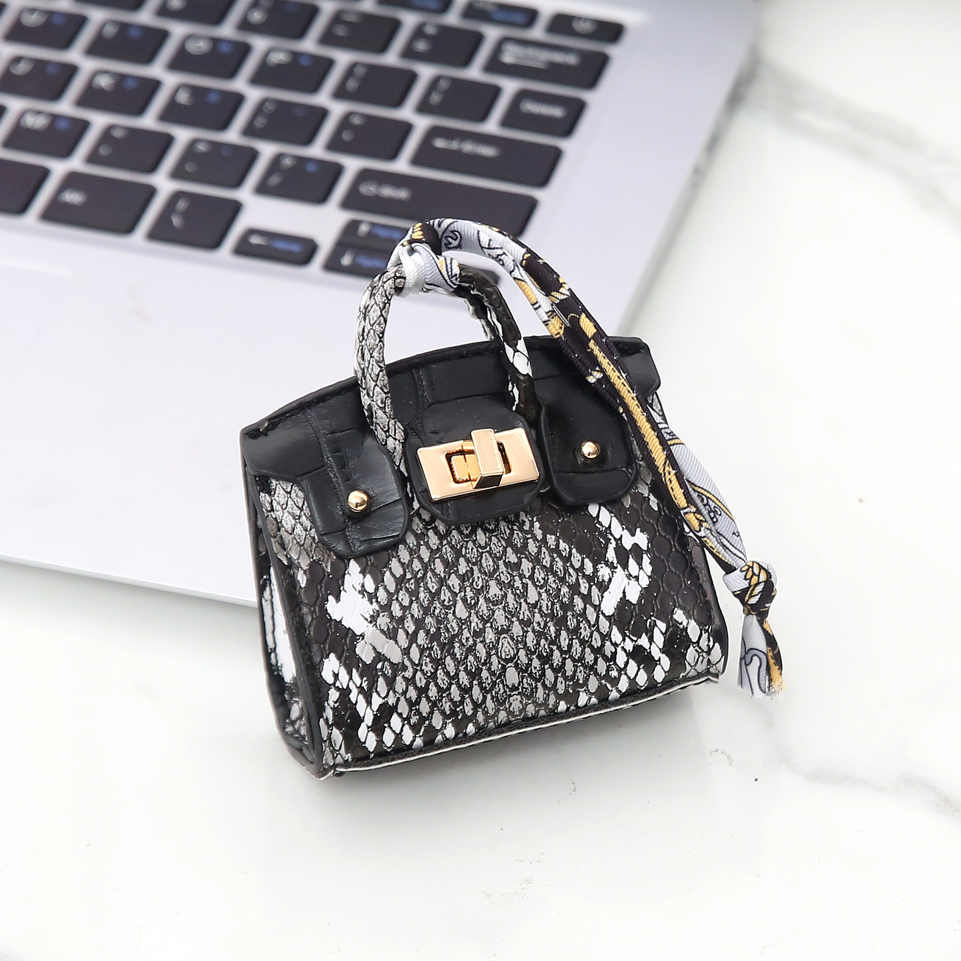 H home mini bag pendant house small bag cute bag new fashion pendant lipstick bag earphone bag car key