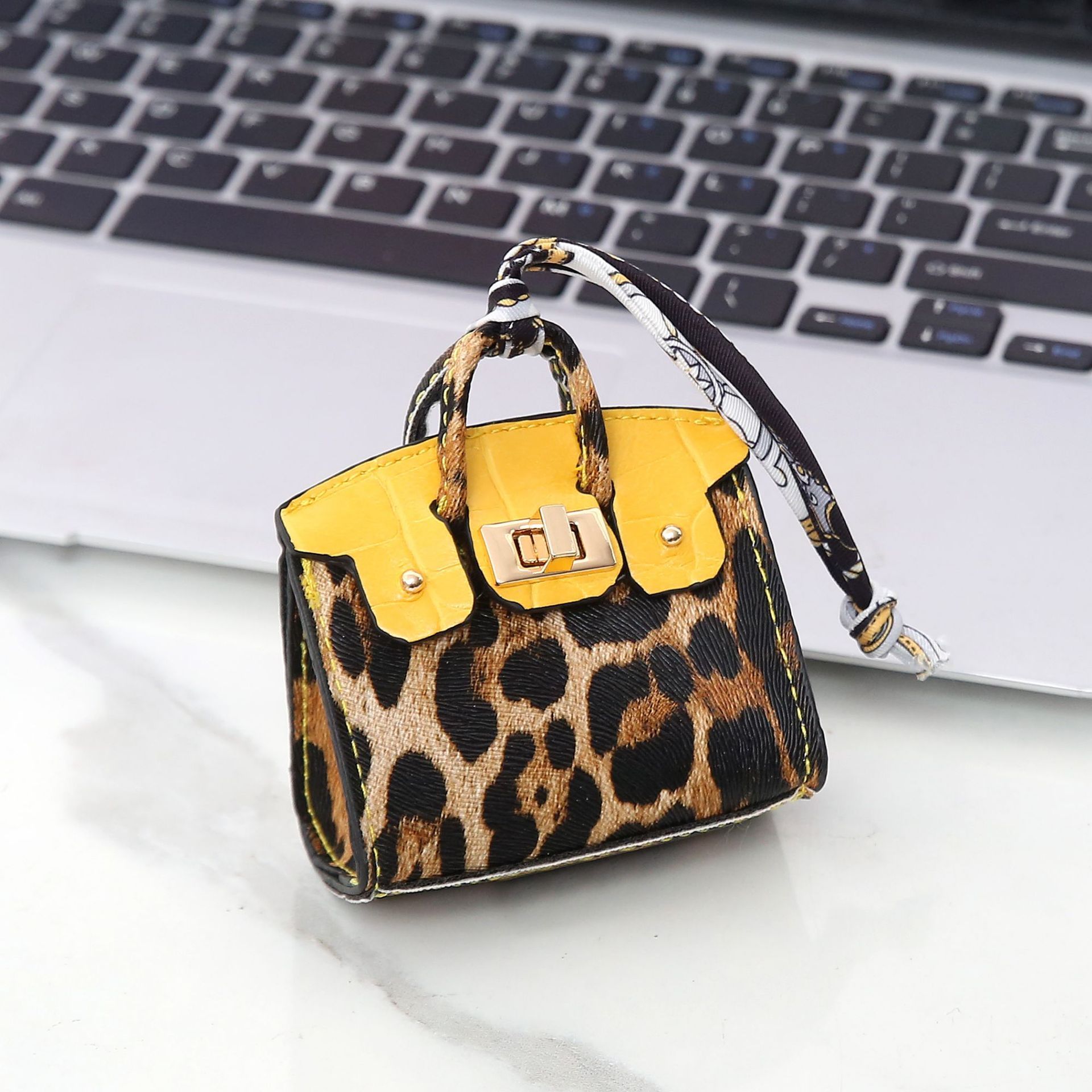 H home mini bag pendant house small bag cute bag new fashion pendant lipstick bag earphone bag car key