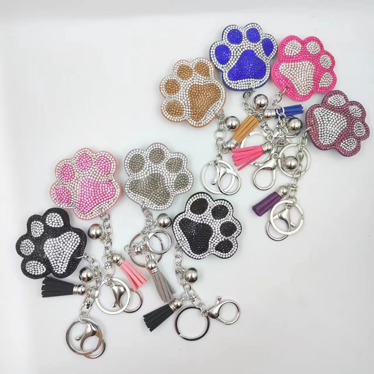 Hot-selling cross-border European and American creative cartoon bear paw rhinestone keychain, fashionable Japanese and Korean cute bag tassel pendant