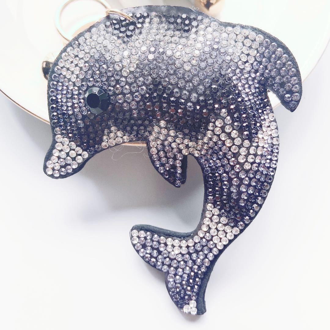 Cute dolphin keychain, trendy Korean style, velvet rhinestone key chain, marine life bag charm, in stock.