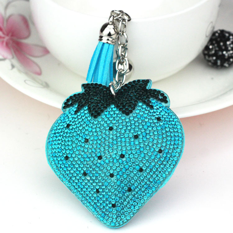 Hot-selling tassel rhinestone strawberry women's bag charm on AliExpress, fashionable Korean style, hot-stamped rhinestone two-tone key.