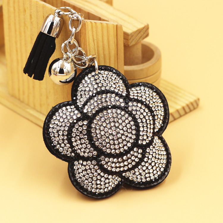Popular export item: Velvet tassel rhinestone keychain, cute plum blossom women's bag charm, wholesale tassel keychain.
