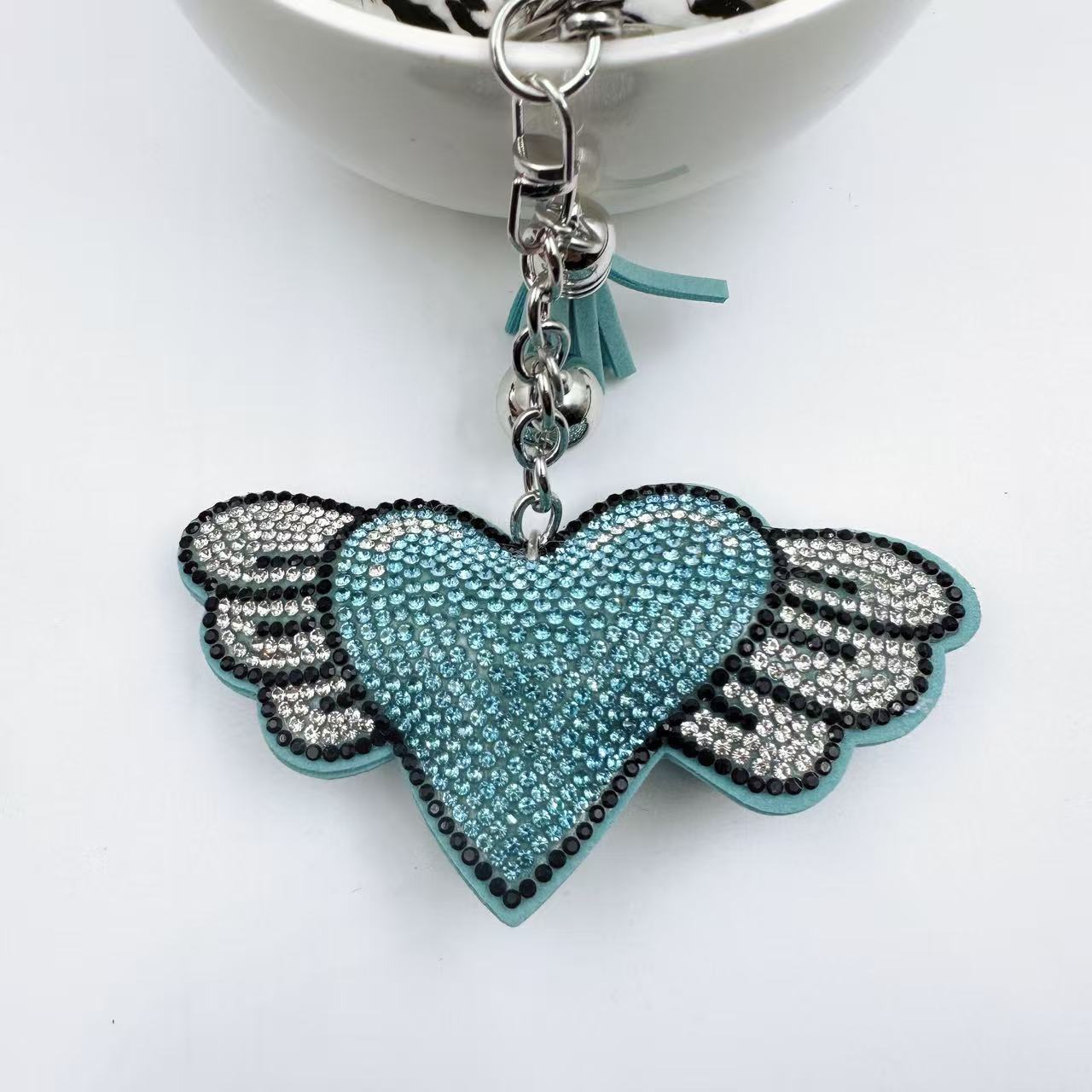Creative rhinestone heart keychain, fashionable Korean style velvet rhinestone wing heart key chain, bag tassel pendant