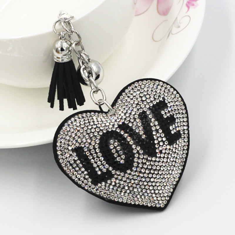 Yiwu Foreign Trade Jewelry Wholesale: Korean Velvet Rhinestone Bag Pendants, Fashionable Love Heart Keychains (Mixed Wholesale)