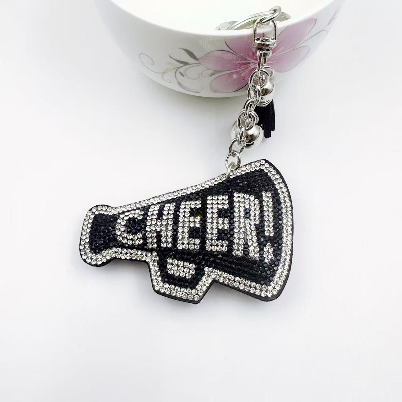 Wholesale hot-fix rhinestone letter CHEER keychains, gift sets, rhinestone horn pattern bags, keychains, pendants