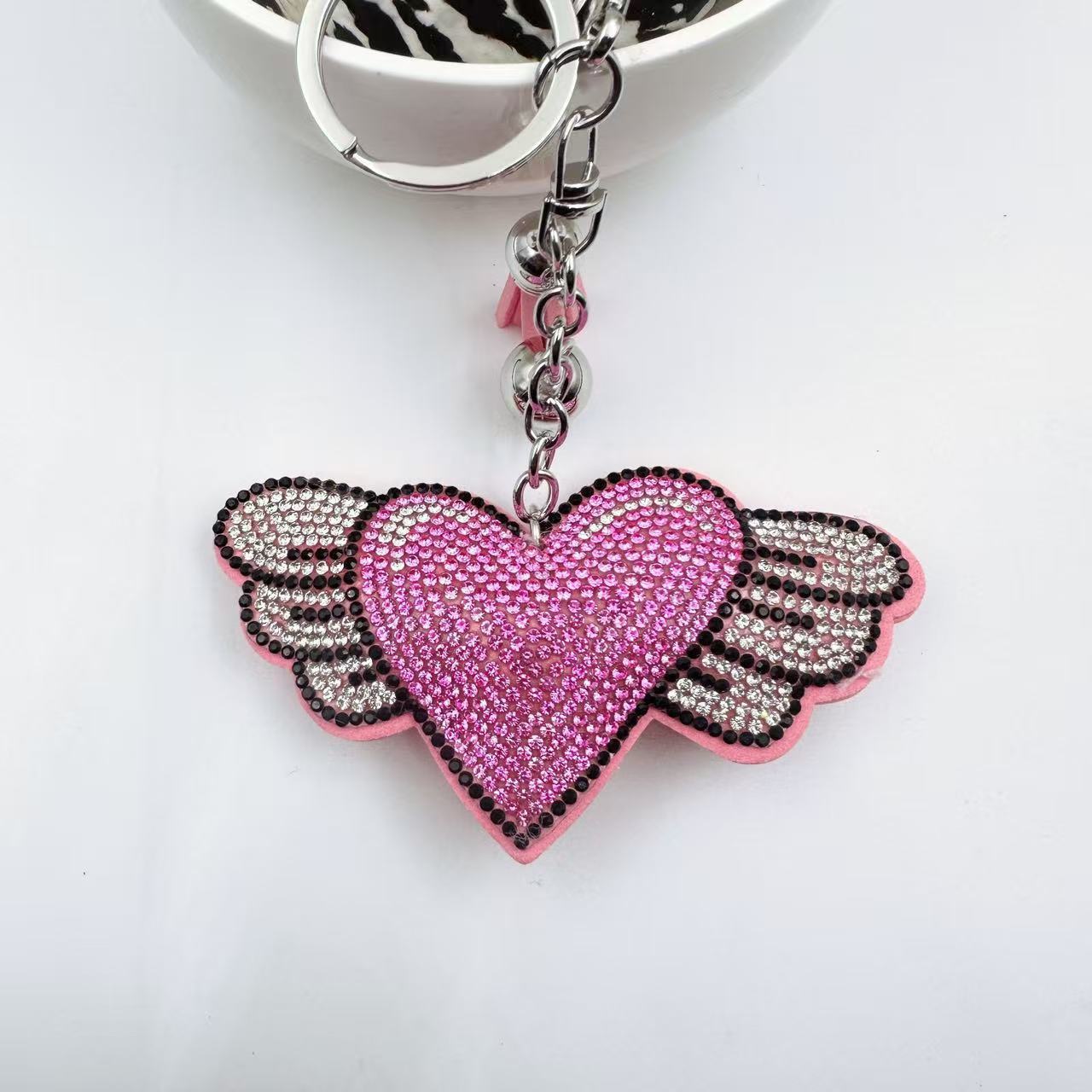 Creative rhinestone heart keychain, fashionable Korean style velvet rhinestone wing heart key chain, bag tassel pendant