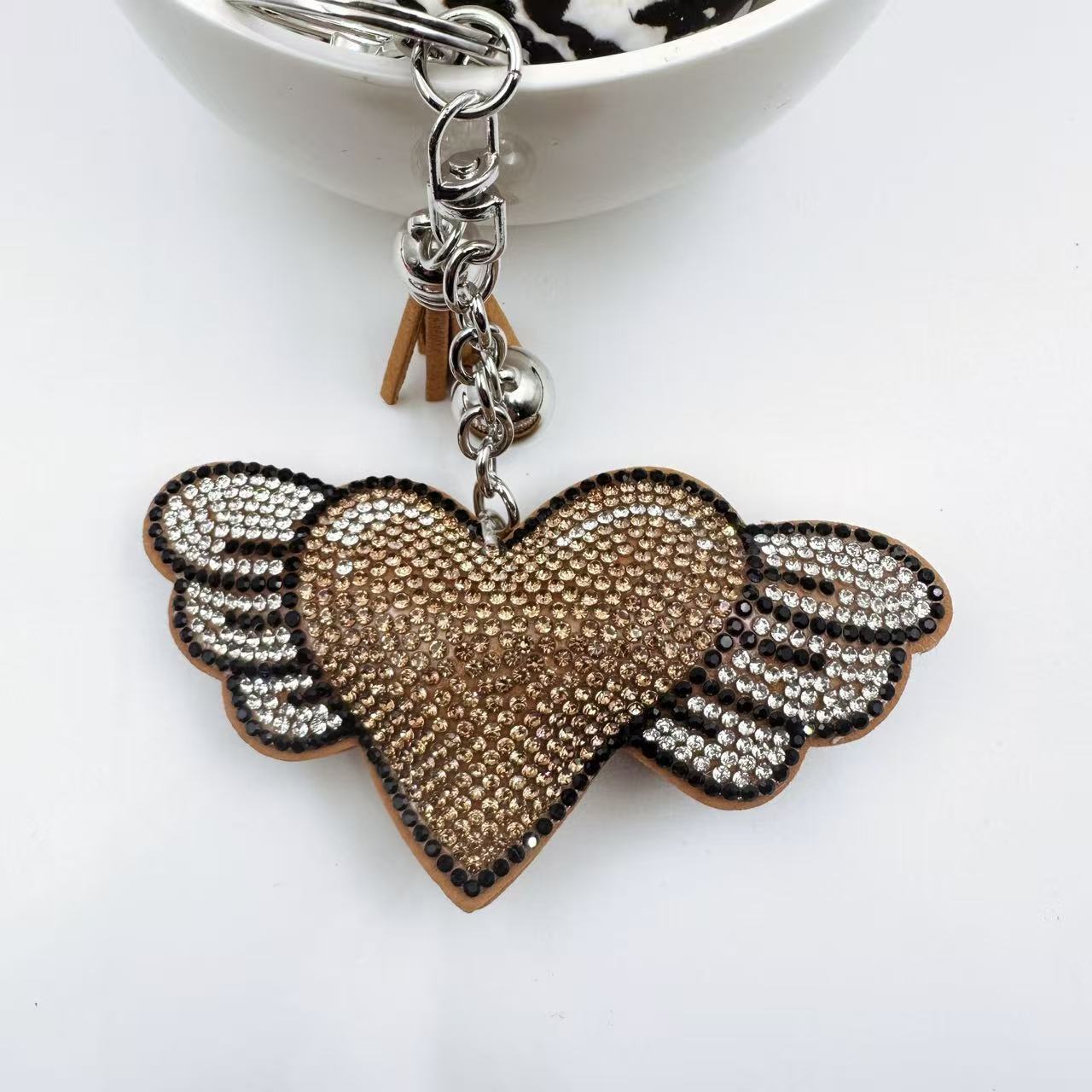 Creative rhinestone heart keychain, fashionable Korean style velvet rhinestone wing heart key chain, bag tassel pendant