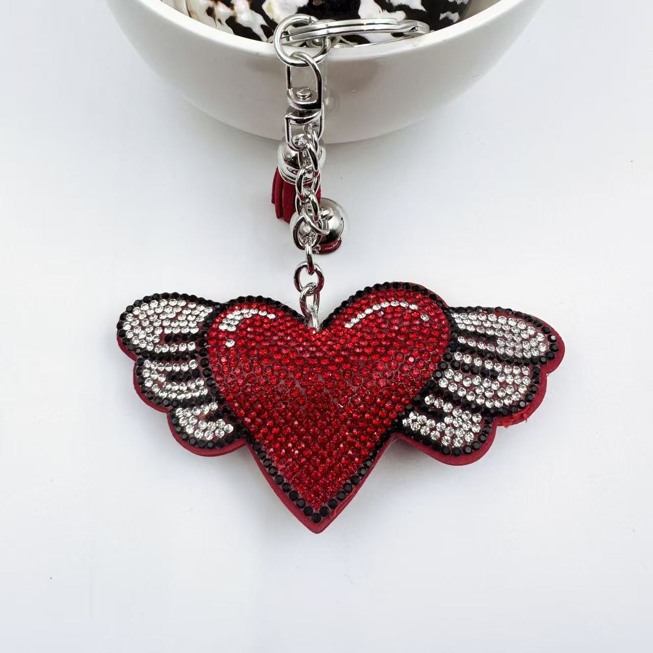 Creative rhinestone heart keychain, fashionable Korean style velvet rhinestone wing heart key chain, bag tassel pendant