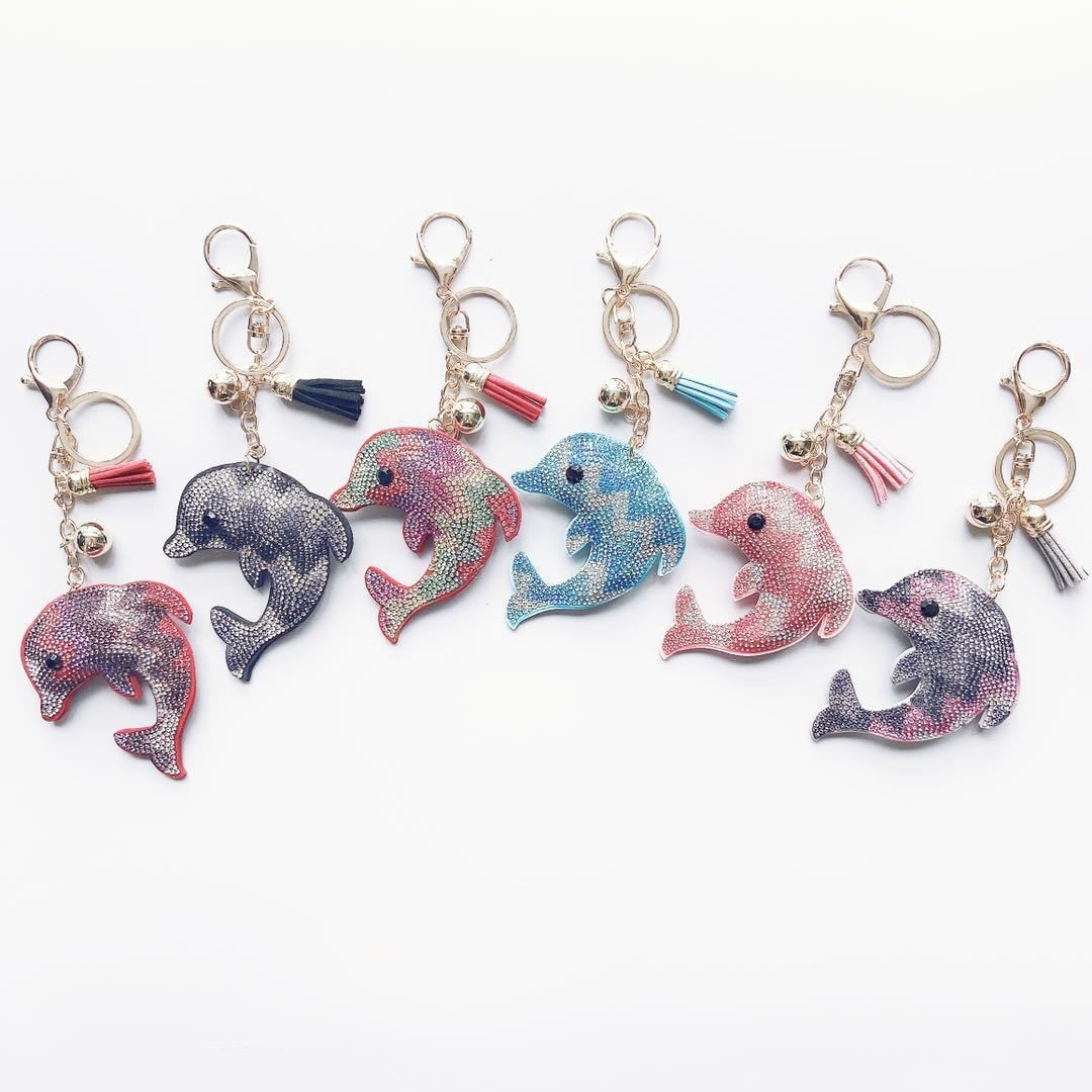 Cute dolphin keychain, trendy Korean style, velvet rhinestone key chain, marine life bag charm, in stock.