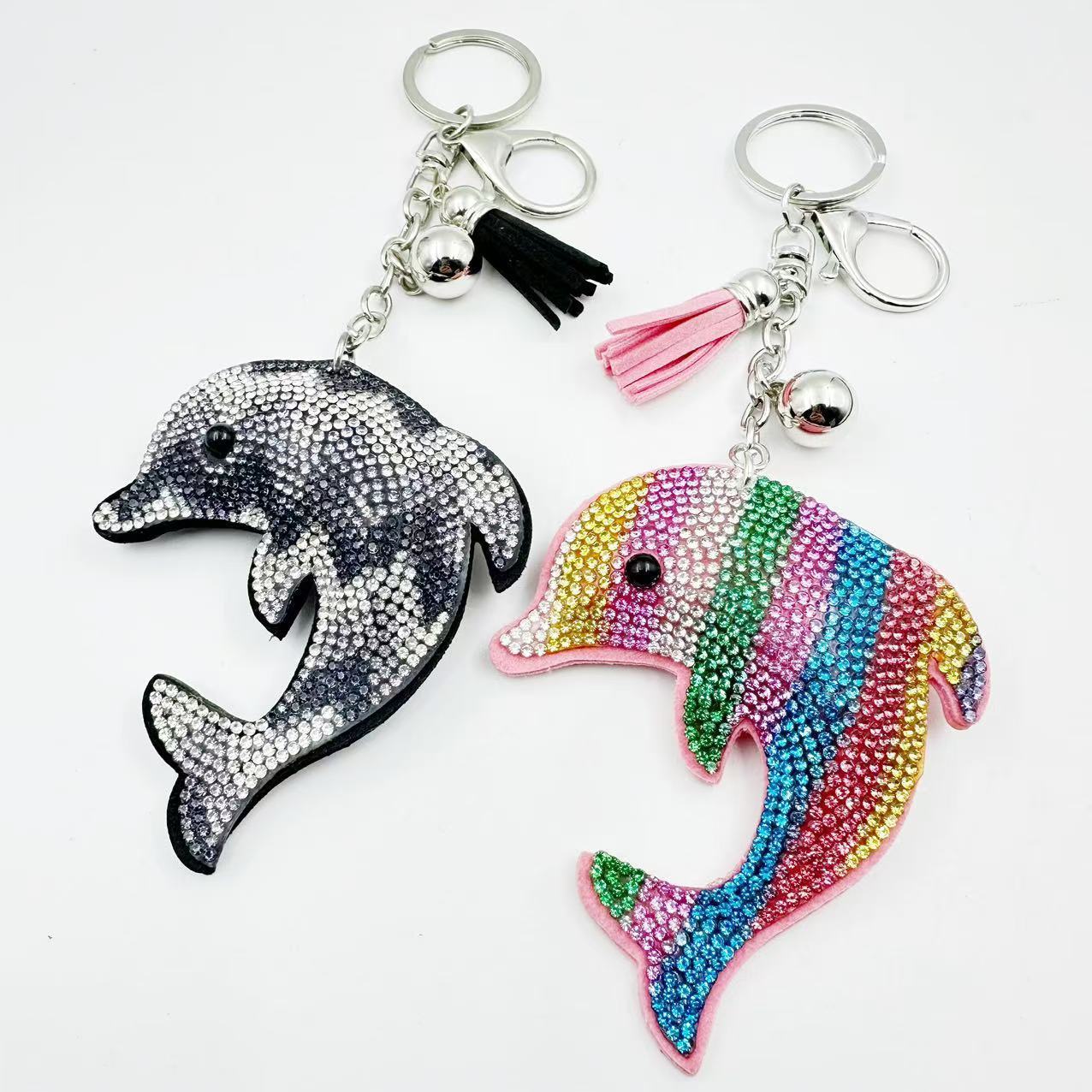 Cute dolphin keychain, trendy Korean style, velvet rhinestone key chain, marine life bag charm, in stock.
