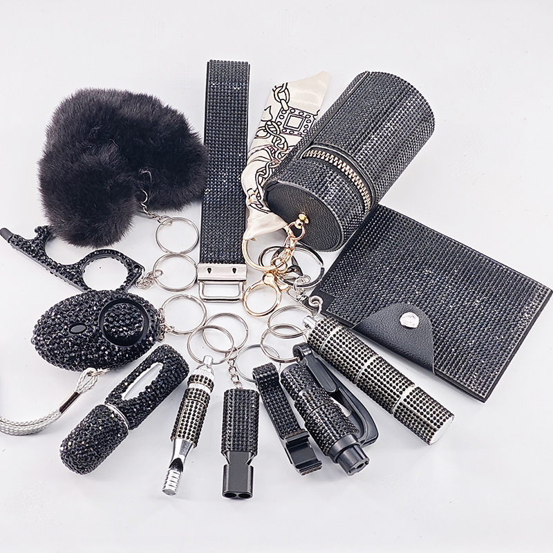Amazon's best-selling cross-border e-commerce product: a multi-functional 12-piece diamond-encrusted self-defense set.