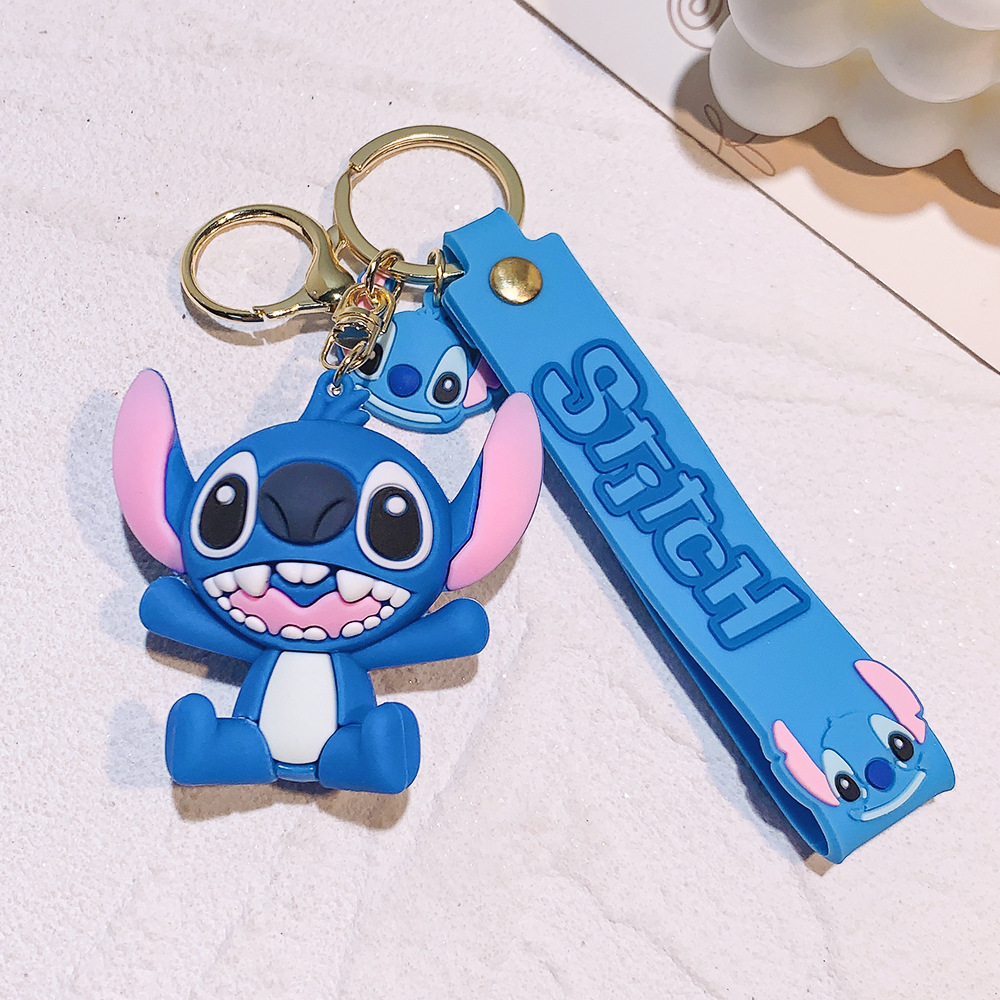 Wholesale 100 kinds of classic Stitch keychains, accessories, PVC, small gift pendants.