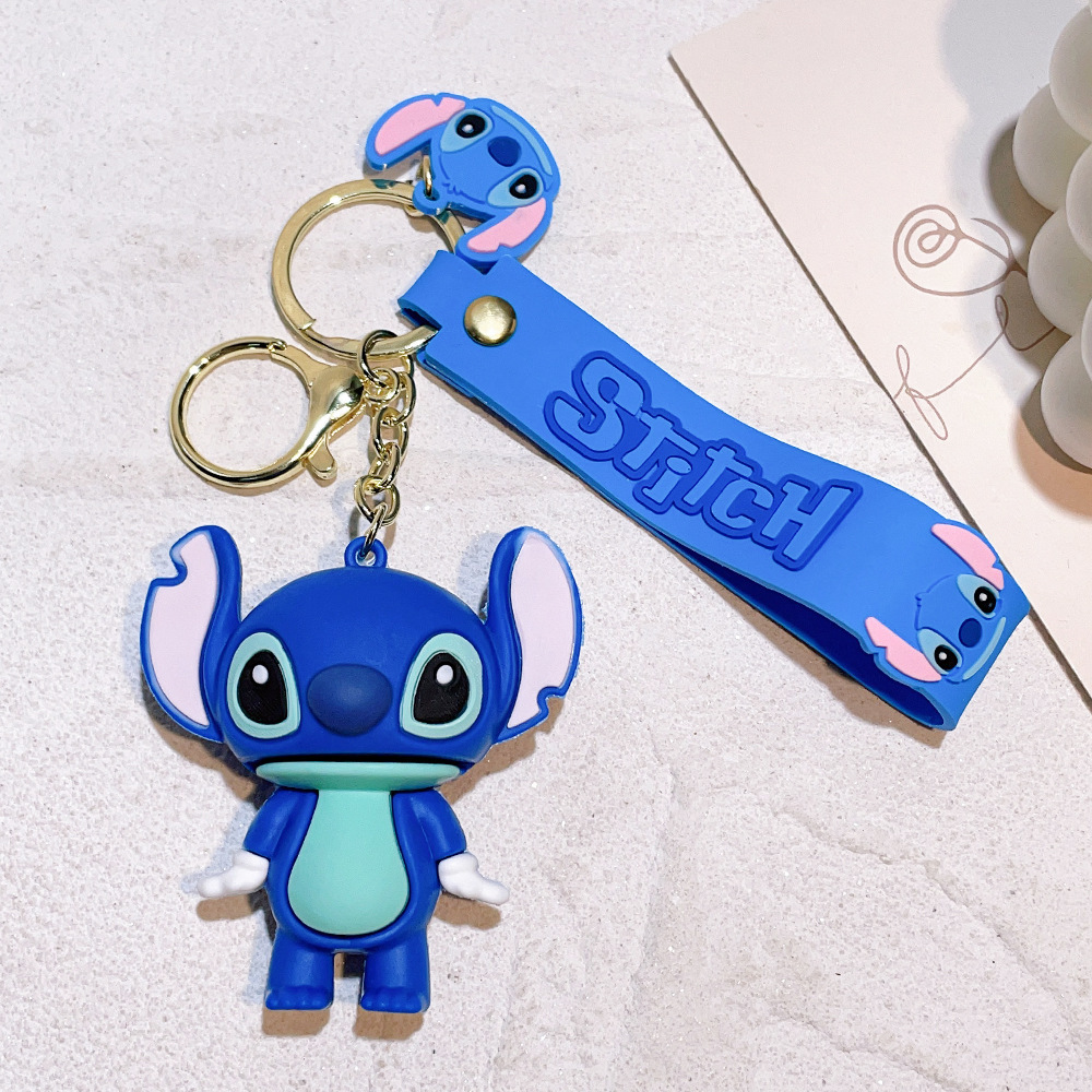 Wholesale 100 kinds of classic Stitch keychains, accessories, PVC, small gift pendants.