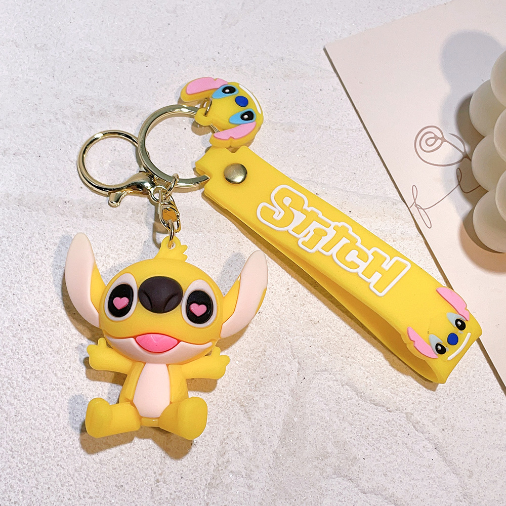 Wholesale 100 kinds of classic Stitch keychains, accessories, PVC, small gift pendants.
