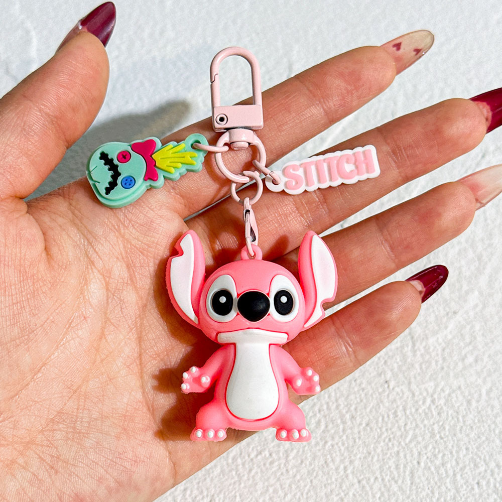 Wholesale 100 kinds of classic Stitch keychains, accessories, PVC, small gift pendants.