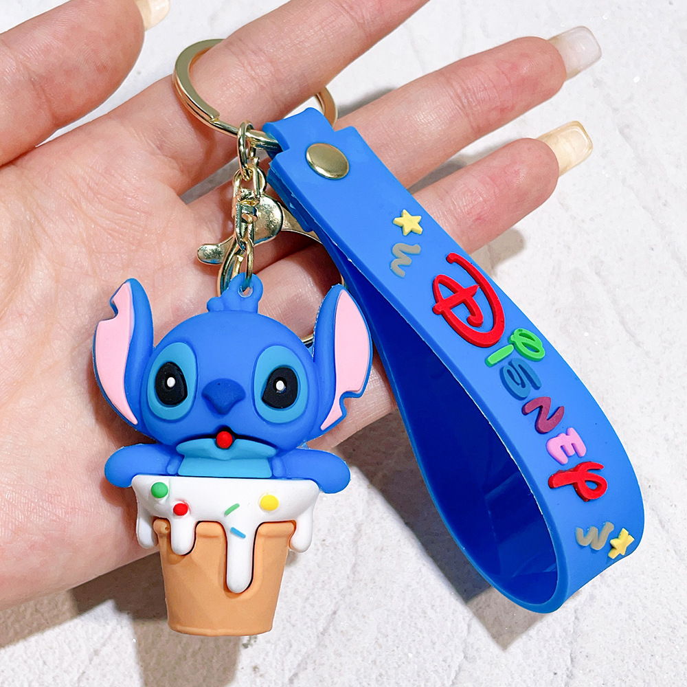 Wholesale 100 kinds of classic Stitch keychains, accessories, PVC, small gift pendants.