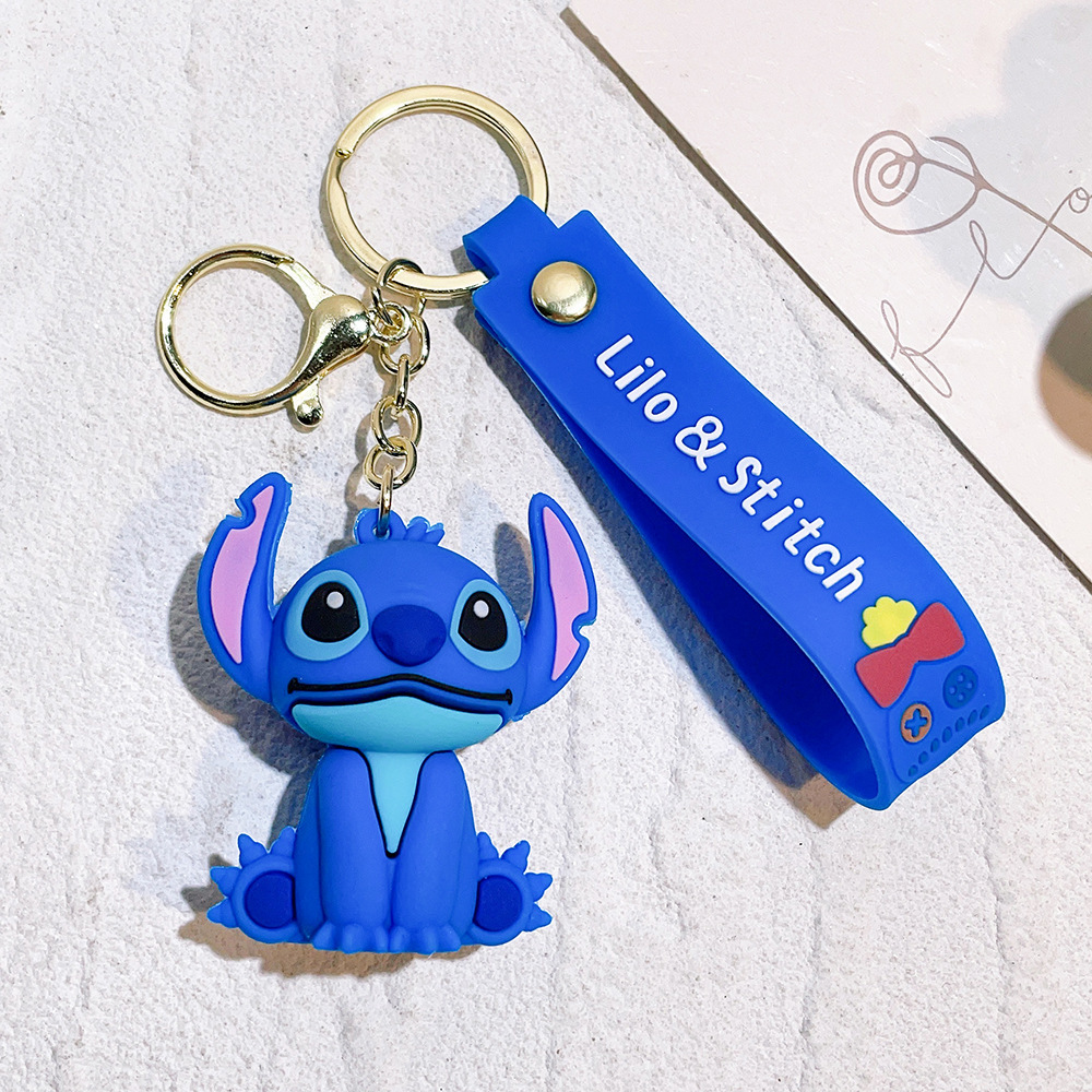 Wholesale 100 kinds of classic Stitch keychains, accessories, PVC, small gift pendants.