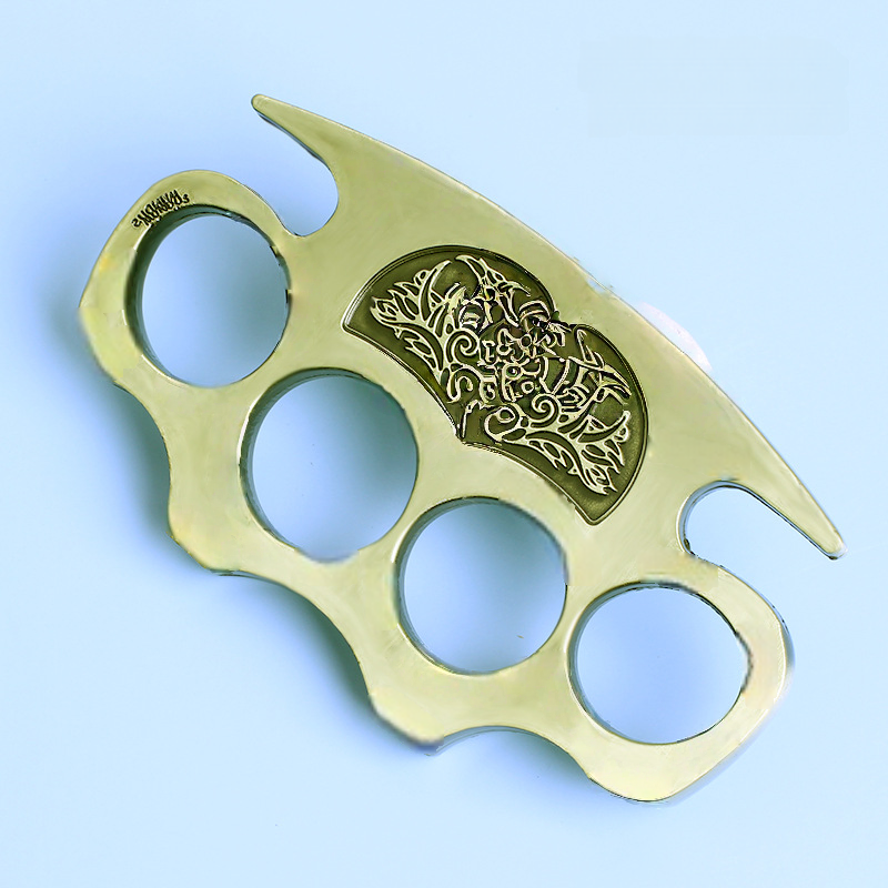 Wholesale large-sized thickened zinc alloy knuckle fist buckle, four-finger reinforced iron fist for self-defense and window breaking.