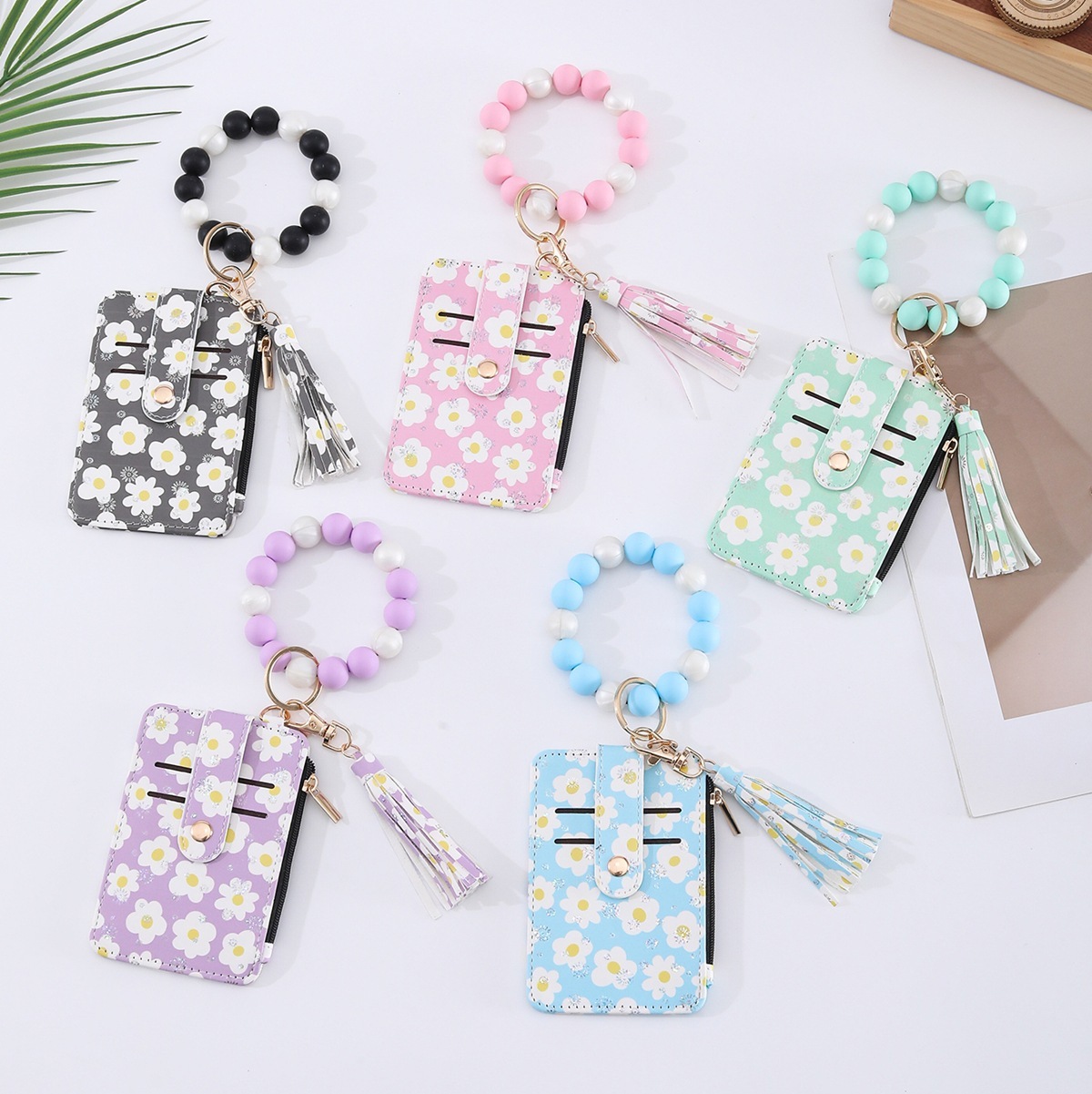 Hot-selling spring-themed silicone beaded bracelet, coin purse, card holder, ID bag, and women's charm from Europe and America