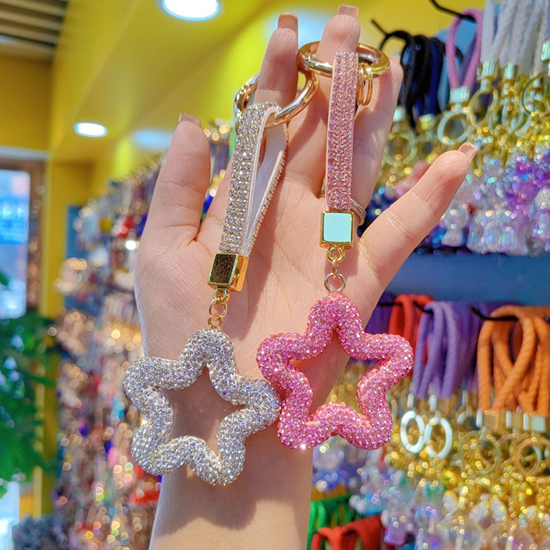 Clay rhinestone-encrusted five-pointed star car chain ring keychain pendant couple bag charm small gift wholesale