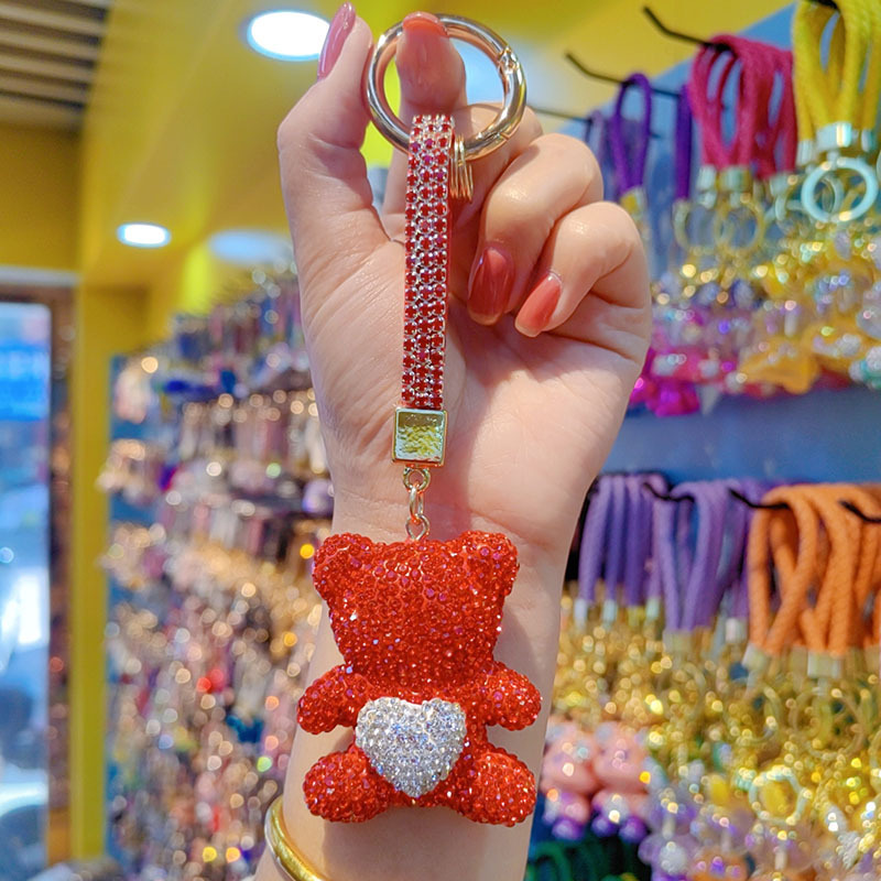 Clay full-diamond bear heart keychain, cute couple bear bag chain, car key ring pendant, ornament wholesale