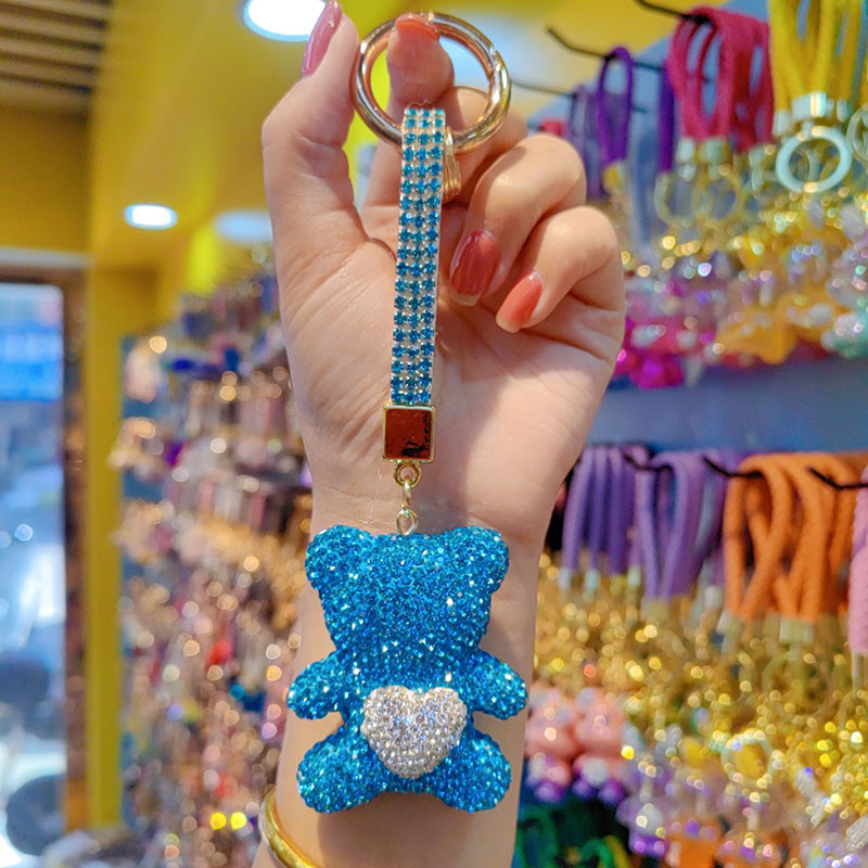 Clay full-diamond bear heart keychain, cute couple bear bag chain, car key ring pendant, ornament wholesale