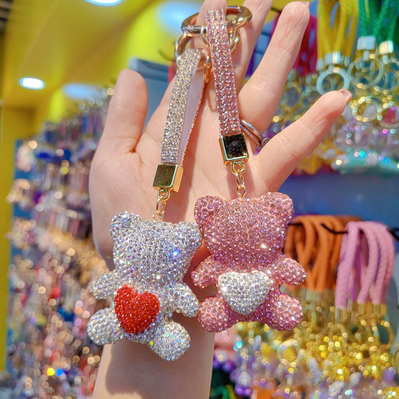 Clay full-diamond bear heart keychain, cute couple bear bag chain, car key ring pendant, ornament wholesale